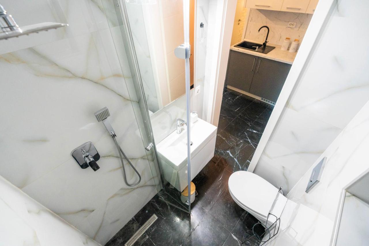 Guest Studio Apartment Брашов Екстериор снимка